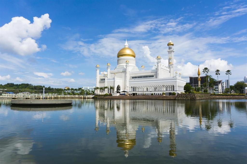 Grand City Hotel Bandar Seri Begawan Exteriör bild